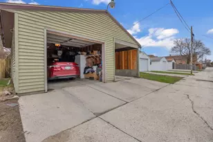 1117 Broadway Ave, Sheboygan, WI 53081 - Photo 15