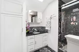 N75W23419 N Ridgeview Cir, Sussex, WI 53089 - Photo 7