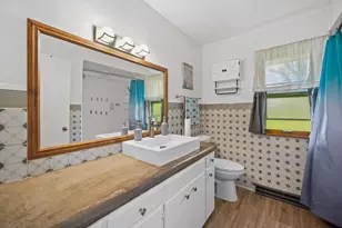 1025 W Riverview Dr, Glendale, WI 53209 - Photo 23
