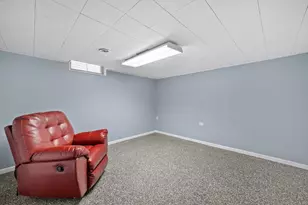 1025 W Riverview Dr, Glendale, WI 53209 - Photo 31
