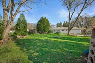 1025 W Riverview Dr, Glendale, WI 53209 - Photo 37