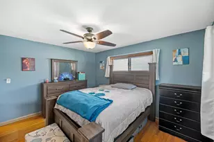 1025 W Riverview Dr, Glendale, WI 53209 - Photo 17