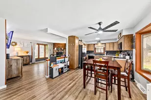 1127 Hemlock Ln, Waukesha, WI 53189 - Photo 11