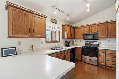 S28W36305  Scuppernong Cir, Ottawa, WI 53118 - Photo 21