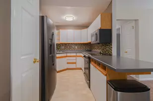 2357 Quail Hollow Ct, Delafield, WI 53018 - Photo 11