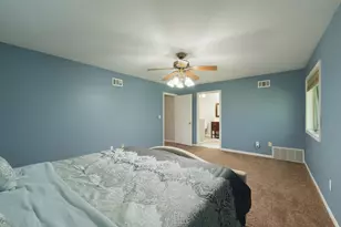 2357 Quail Hollow Ct, Delafield, WI 53018 - Photo 13