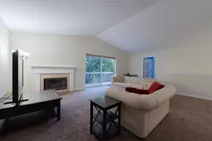 2357 Quail Hollow Ct, Delafield, WI 53018 - Photo 7