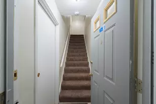 2357 Quail Hollow Ct, Delafield, WI 53018 - Photo 5