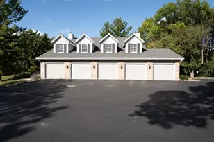 2357 Quail Hollow Ct, Delafield, WI 53018 - Photo 3