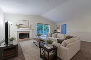 2357 Quail Hollow Ct, Delafield, WI 53018 - Photo 9