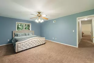 2357 Quail Hollow Ct, Delafield, WI 53018 - Photo 11