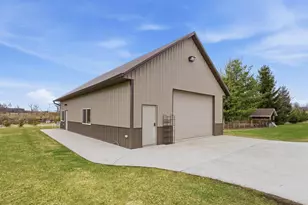 W985 Fur Farm Rd, New Holstein, WI 53061 - Photo 35