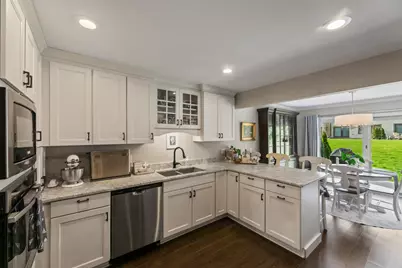 966  Valentine Rd, Oconomowoc, WI 53066 - Photo 11