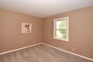 10570 W Pallottine Dr, Greenfield, WI 53228 - Photo 37