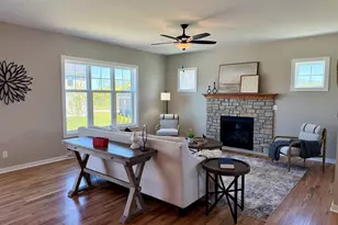 N54W19340 Kearney Ln, Menomonee Falls, WI 53051 - Photo 5