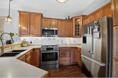 9296  Creekside Cir #212, Pleasant Prairie, WI 53158 - Photo 13