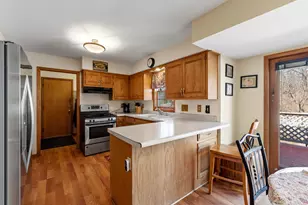2908 Devonshire Ct, Waukesha, WI 53188 - Photo 5
