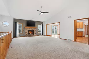 2368 Stonehaven Dr, Sun Prairie, WI 53590 - Photo 9