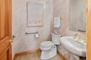 702 W Haddonstone Pl, Mequon, WI 53092 - Photo 29
