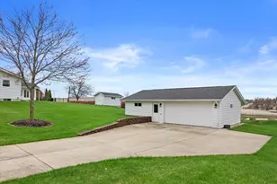 864 Mayer Ln, Mayville, WI 53050 - Photo 7