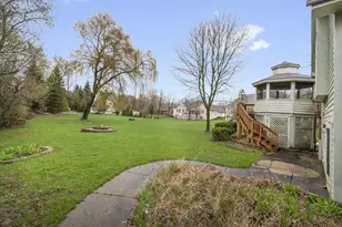 10928 W Church St, Franklin, WI 53132 - Photo 27