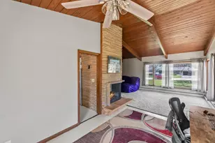N84W12863 Ronald Dr, Menomonee Falls, WI 53051 - Photo 5