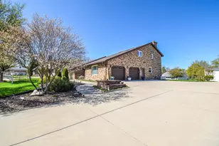 1016 Ashbury Ct, Fond du Lac, WI 54935 - Photo 47
