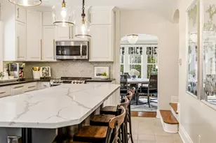 5000 N Larkin St, Whitefish Bay, WI 53217 - Photo 9
