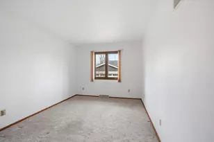 4615 S Delphine Dr, New Berlin, WI 53151 - Photo 21
