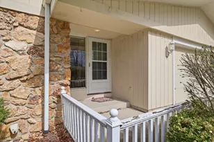 4615 S Delphine Dr, New Berlin, WI 53151 - Photo 33
