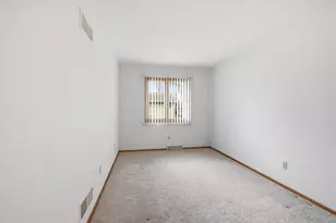 4615 S Delphine Dr, New Berlin, WI 53151 - Photo 19