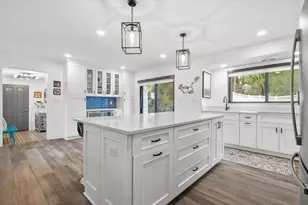 1423 St Charles St, Wauwatosa, WI 53213 - Photo 7