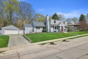 1423 St Charles St, Wauwatosa, WI 53213 - Photo 59