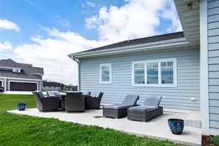 638 Red Oak Dr, Summit, WI 53066 - Photo 9