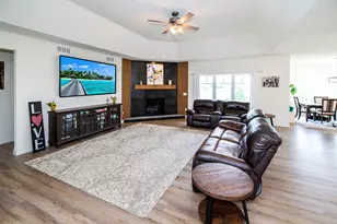638 Red Oak Dr, Summit, WI 53066 - Photo 13