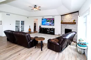 638 Red Oak Dr, Summit, WI 53066 - Photo 19