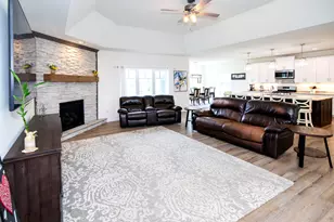 638 Red Oak Dr, Summit, WI 53066 - Photo 13