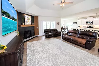 638  Red Oak Dr, Summit, WI 53066 - Photo 15