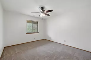 345 Park Hill Dr, Pewaukee, WI 53072 - Photo 13