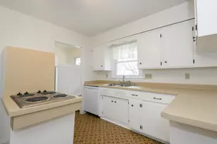 W160N8462 Donald Ct, Menomonee Falls, WI 53051 - Photo 25