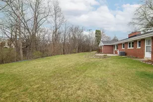 W160N8462 Donald Ct, Menomonee Falls, WI 53051 - Photo 5