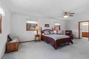 910 Lawton Terrace, Manitowoc, WI 54220 - Photo 11