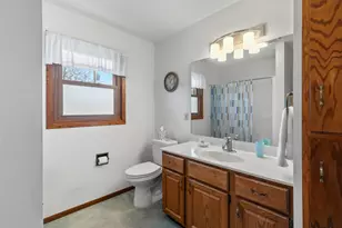 910 Lawton Terrace, Manitowoc, WI 54220 - Photo 13