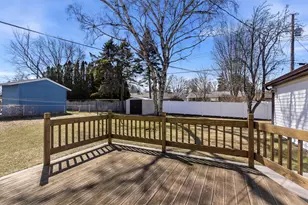 910 Lawton Terrace, Manitowoc, WI 54220 - Photo 21
