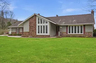 2009 Deerfield Dr, Saukville, WI 53080 - Photo 3