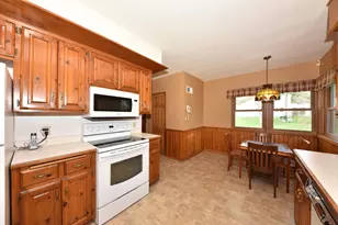 N93W15358 Hillside Ln, Menomonee Falls, WI 53051 - Photo 15