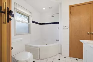 531 Lookout Dr, Pewaukee, WI 53072 - Photo 23