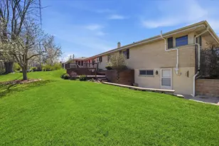 531 Lookout Dr, Pewaukee, WI 53072 - Photo 41
