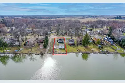 2225  Lakeshore Dr, Racine, WI 53139 - Photo 1