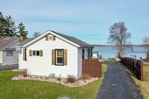 2225 Lakeshore Dr, Racine, WI 53139 - Photo 1